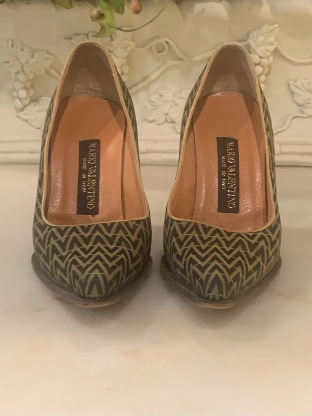 Mario Valentino good bin1